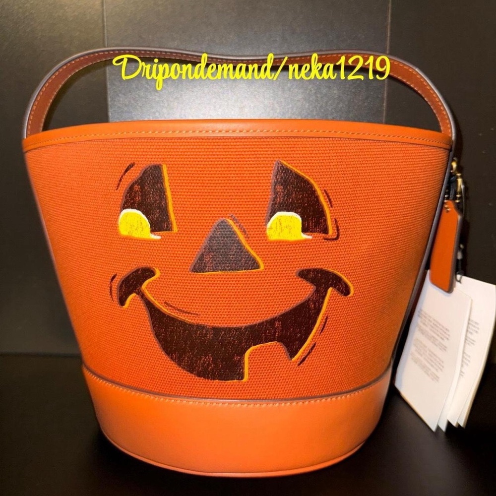Coach Trick Or Treat Bucket Bag With Halloween Pumpkin In Regenerative Cotton - Picture 3 of 9